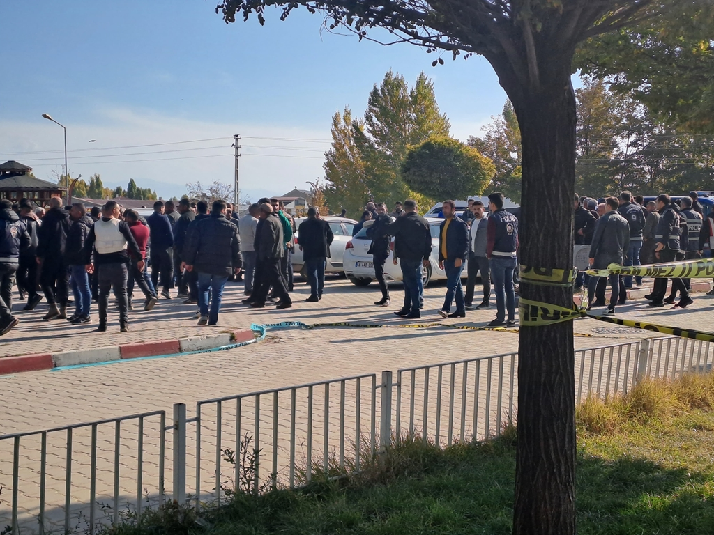 Hastane Girişinde Kanlı Saldırı: 1 Ölü, 2 Yaralı