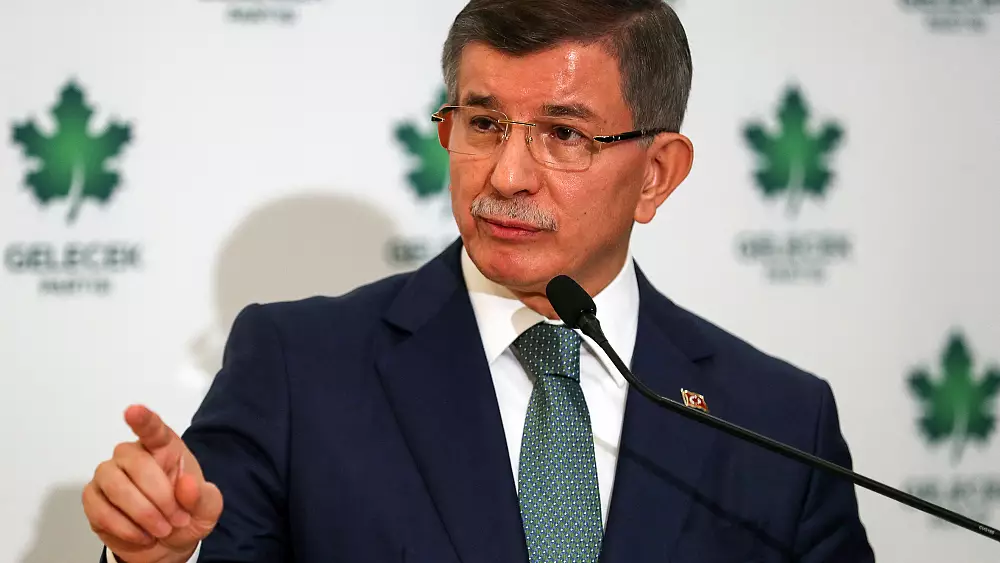 Ahmet Davutoğlu'ndan kayyumlara demokrasi krizi yorumu!