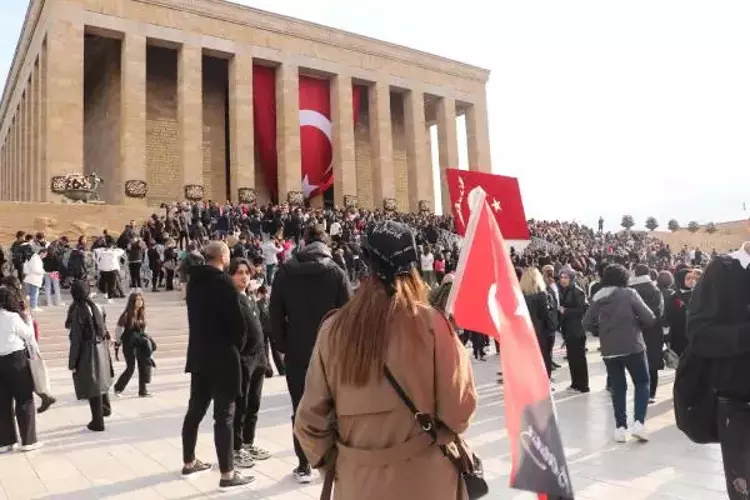 10 Kasım'da Anıtkabir'i ziyaret eden kişi sayısı açıklandı