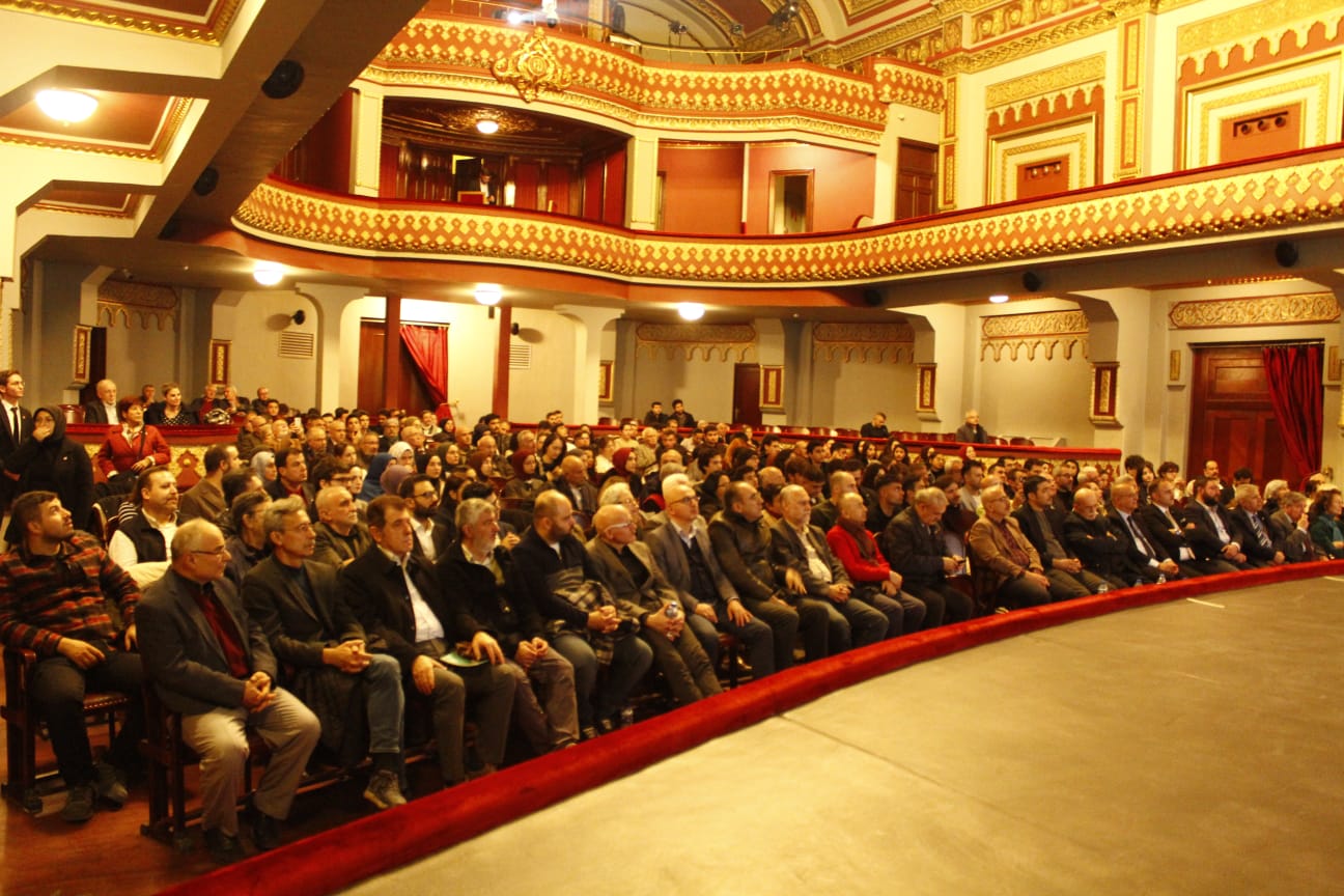 Hakkı Öznur: Yeni ufuk, Türk fikir ve kültür hayatına not düşmeye devam ediyor