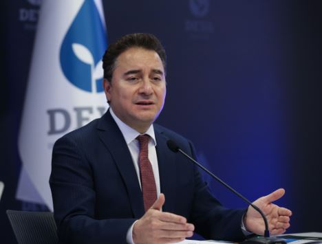 Ali Babacan Cumhurbaşkanı adayı olduğunu açıkladı