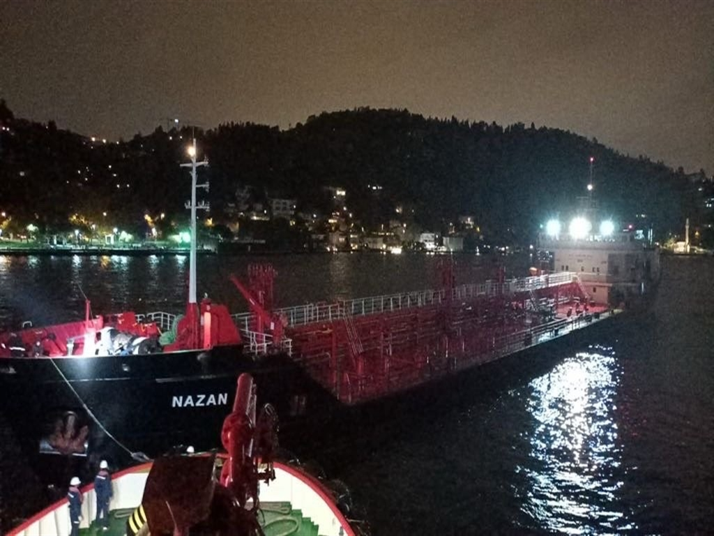 İstanbul Boğazı Geçici Olarak Gemi Trafiğine Kapatıldı