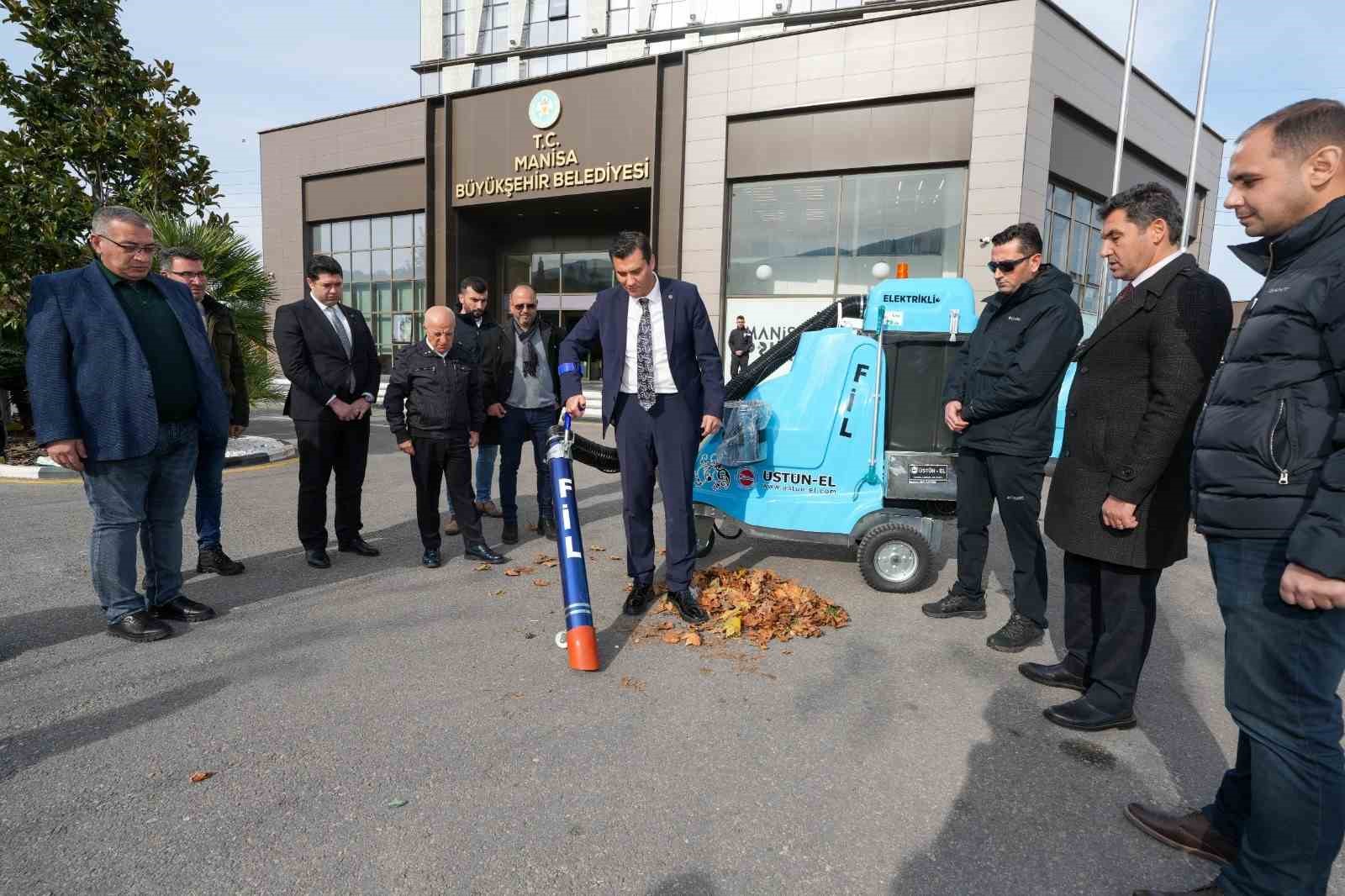 Bir ilin temizliğini 'Fil' süpürgesi yapacak