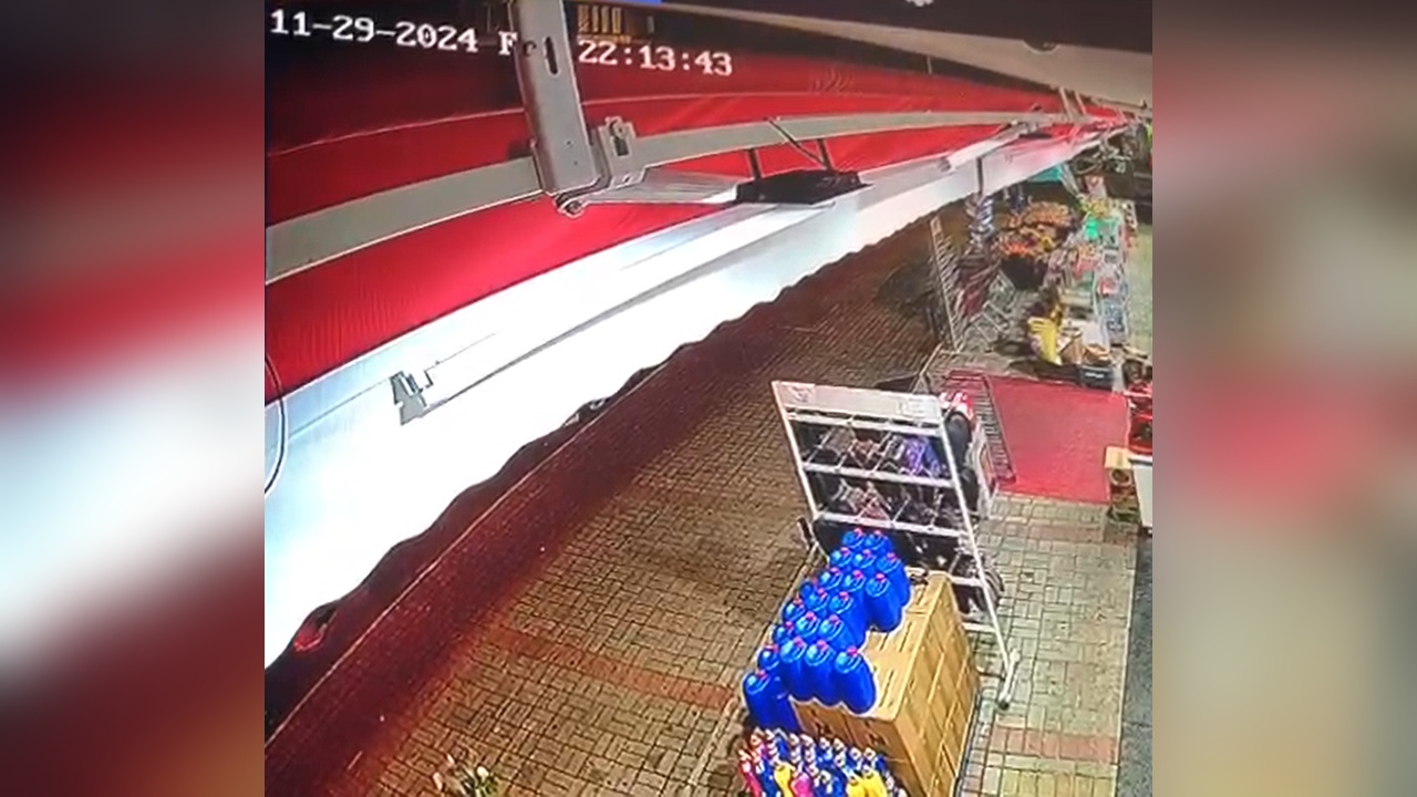 Gazipaşa'da Deprem Anı: Alanya'da Sokaklar Dolu