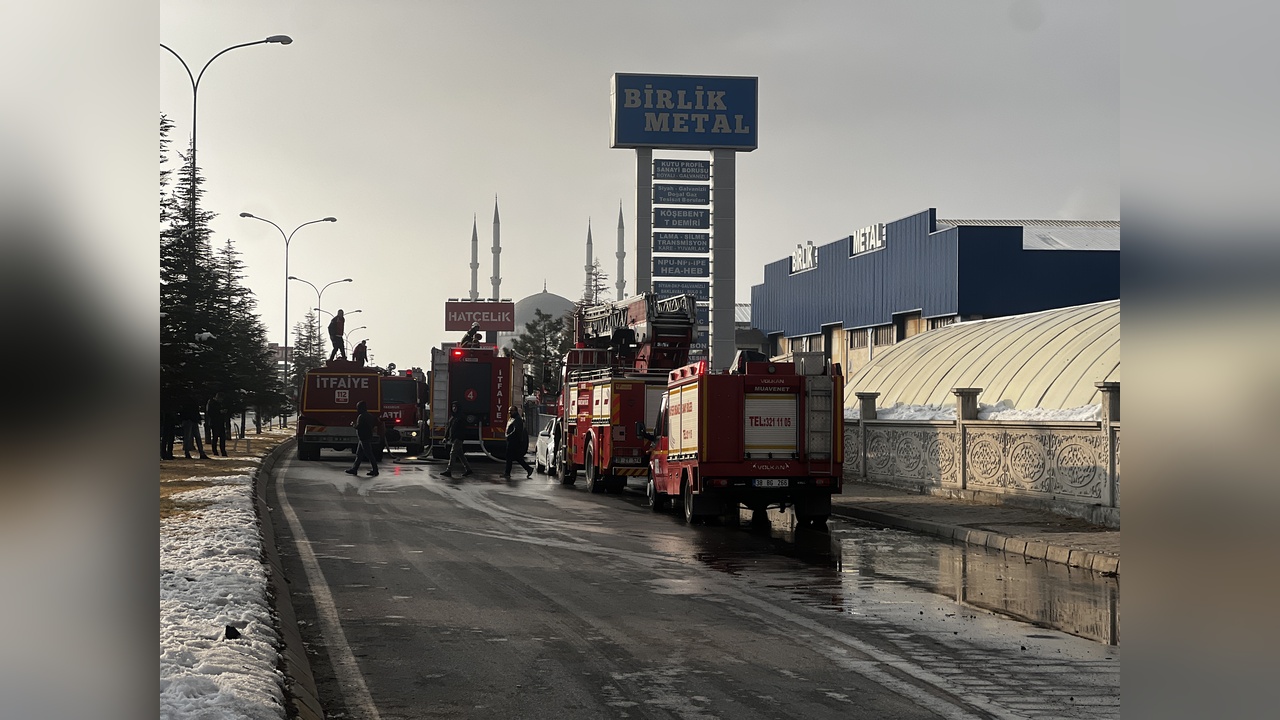 Mobilya Fabrikasında Korkutan Yangın