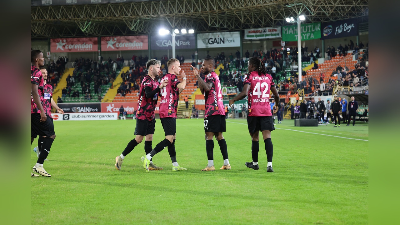 Alanyaspor, Trabzonspor'u Geçti