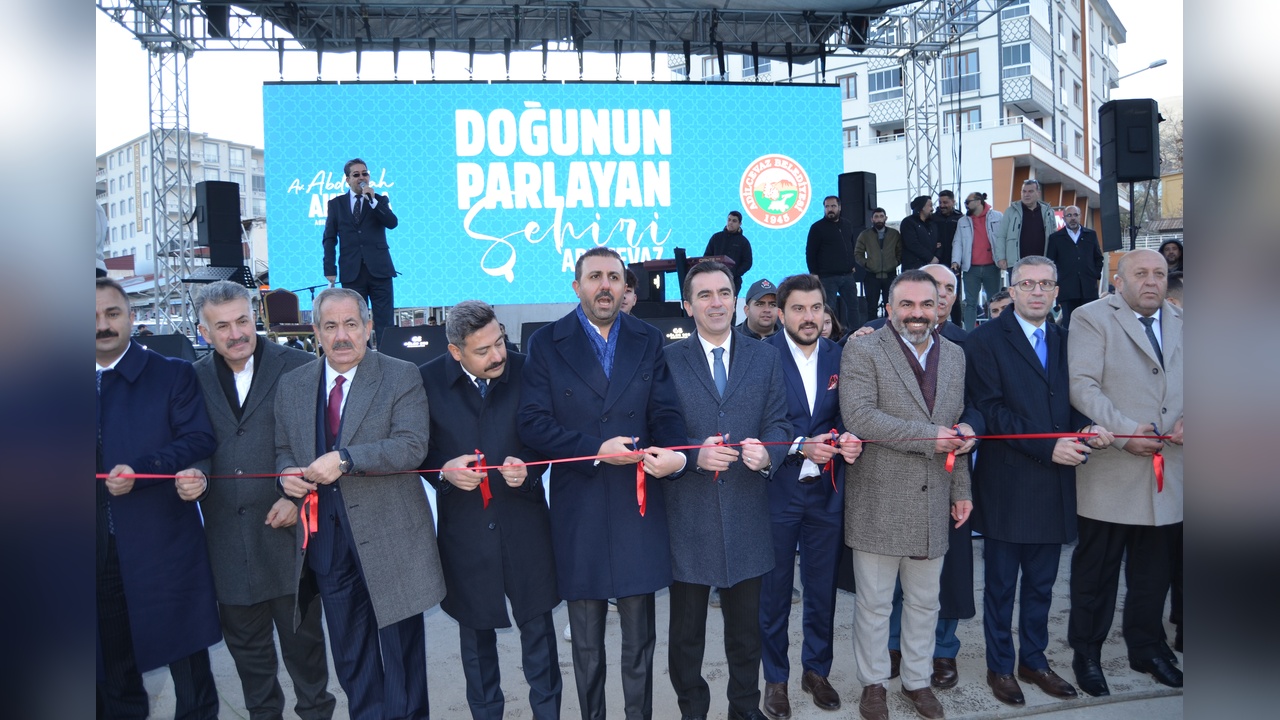 Adilcevaz'da doğal gaz coşkusu: İlk meşale yakıldı
