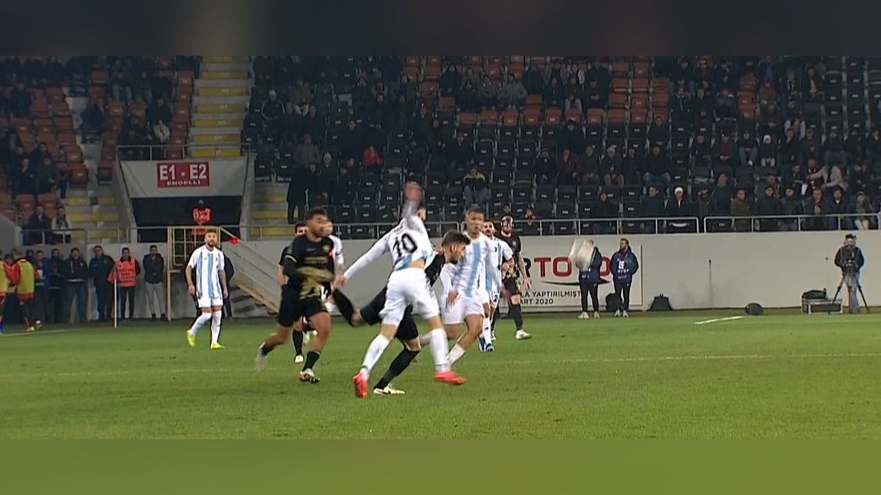 Erzurumspor FK, Çorum FK'yı 1-0 Mağlup Etti