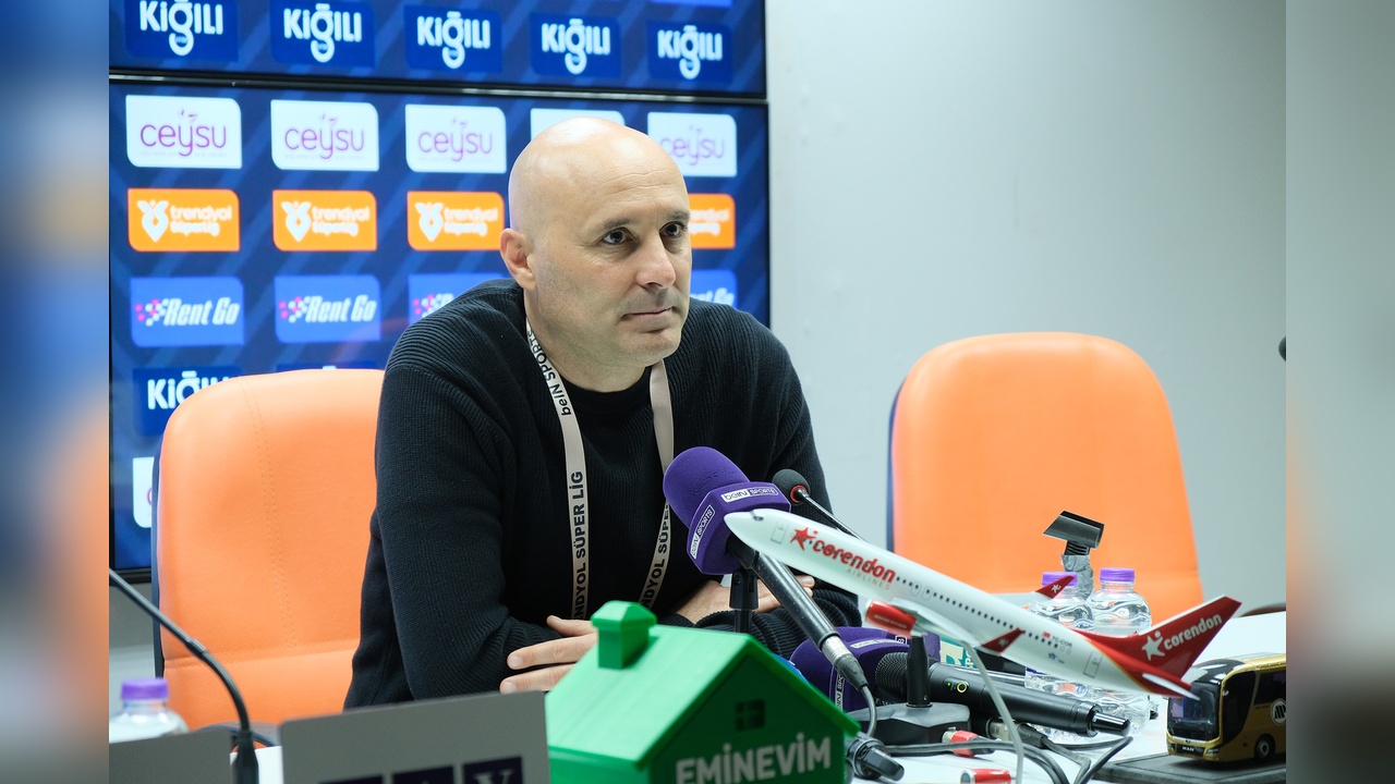Alanyaspor, Trabzonspor'u 2-1 ile geçti