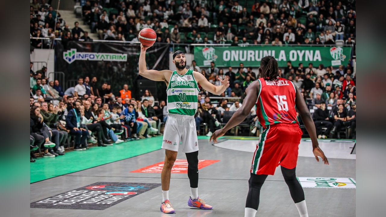 Karşıyaka, Bursaspor'u Mağlup Etti: 76-70