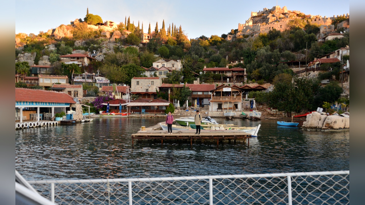 Denizle Eğitim: Öğrenciler Tekneyle Okula Gidiyor