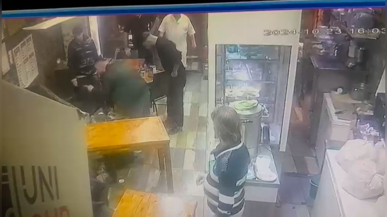 Beyoğlu'nda Silahlı Kavga: Kendini Vuran Şüpheli Hastaneye Kaldırıldı