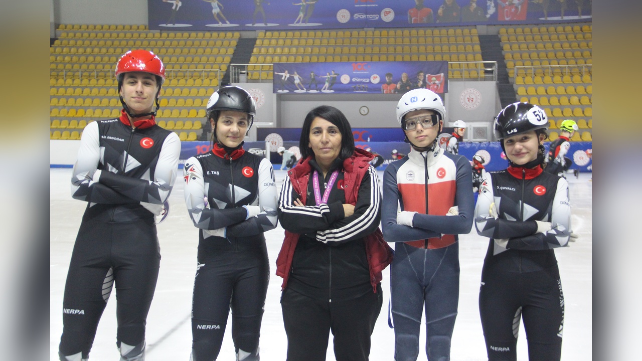 Sofya'da Patinaj Şampiyonası: Türk Sporcular 20 Madalya Kazandı