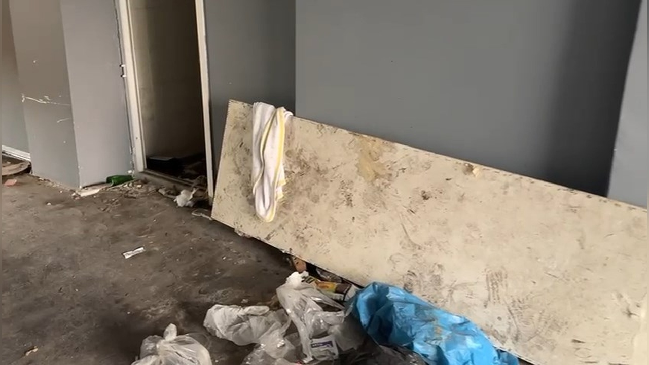 Avcılar'da Metruk Binada Bebek Bulundu, Anne ve Baba Tutuklandı