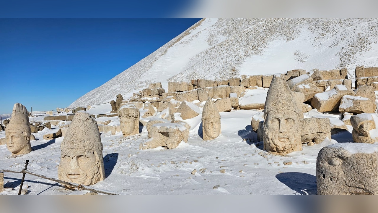 Nemrut Dağı'nda Kış Manzarası: Beyaz Bir Güzellik