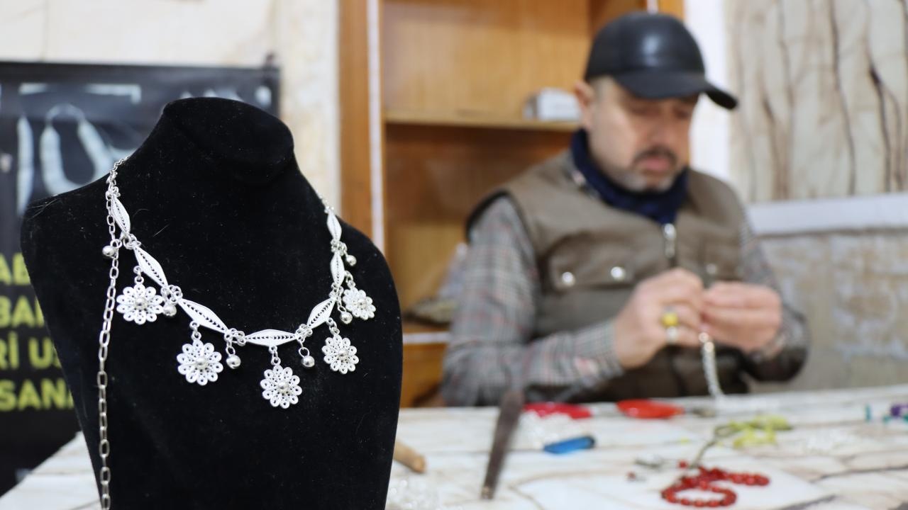 Telkarinin Ustası, Geleneksel Sanatı Yaşatıyor
