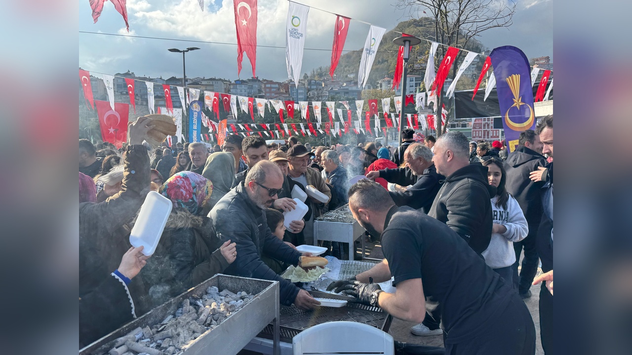 10 Ton Hamsi Festivali Ziyaretçileri Büyüledi