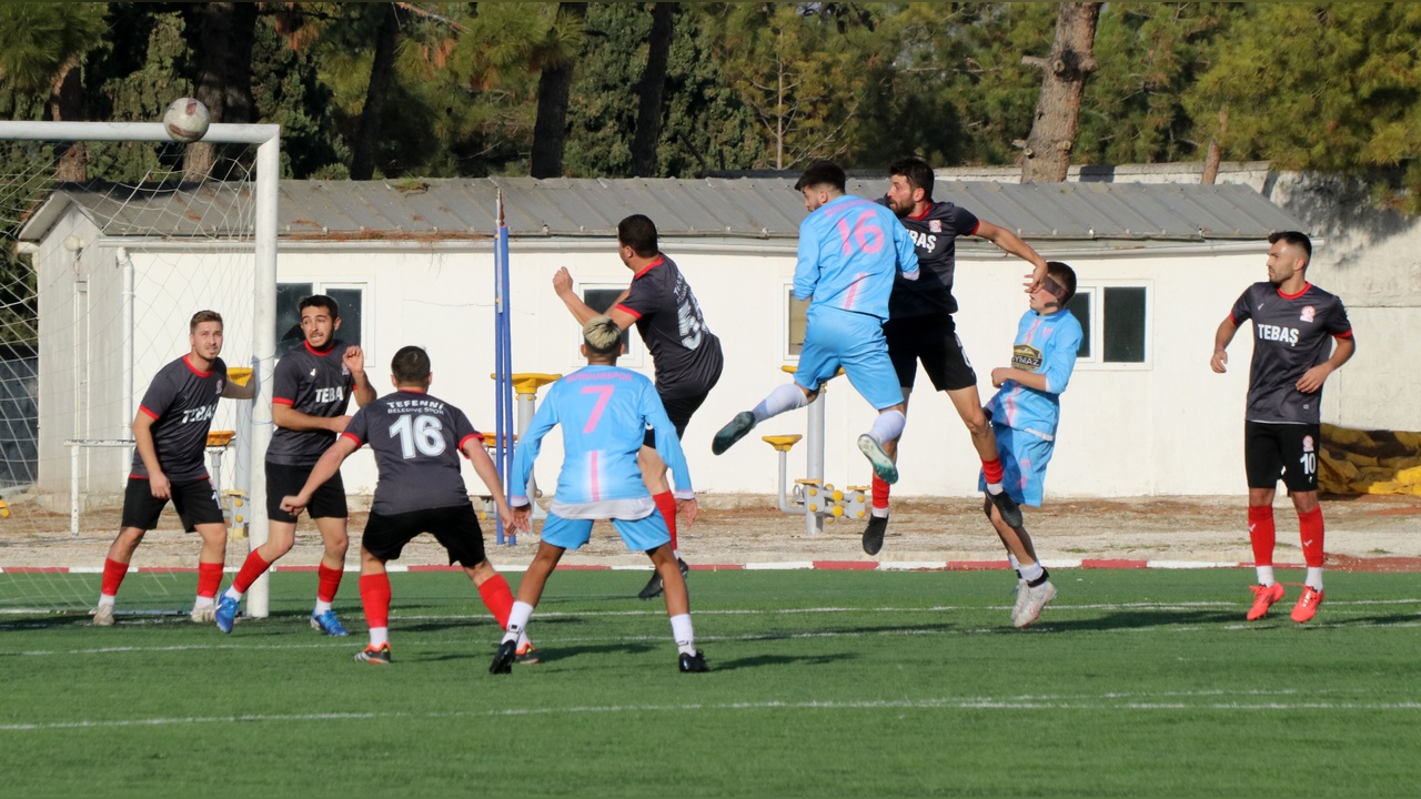 Burdur amatör futbolunda rekor: 17 kırmızı kart