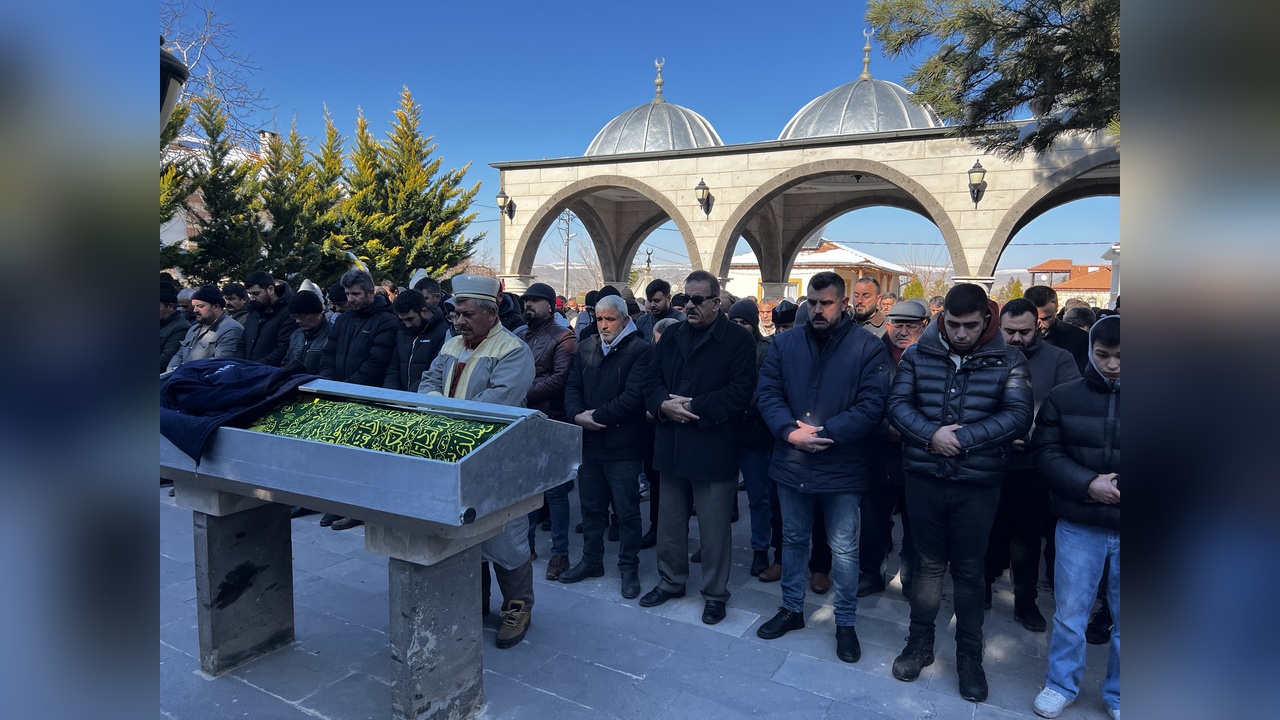 Kayseri'deki faciada hayatını kaybeden işçi toprağa verildi