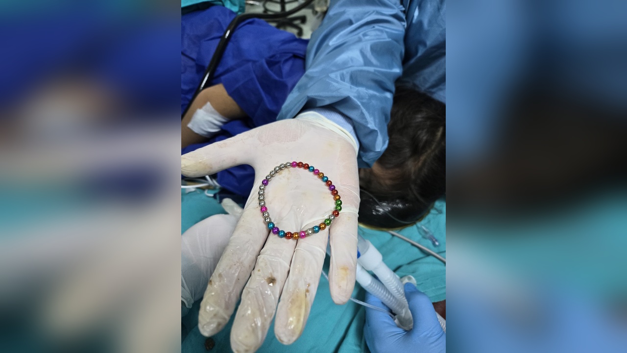 5 yaşındaki çocuğun bağırsağından 38 mıknatıs çıktı