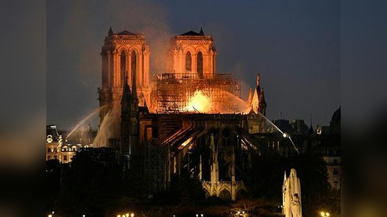 Trump, Notre Dame'ın açılış törenine katılacak