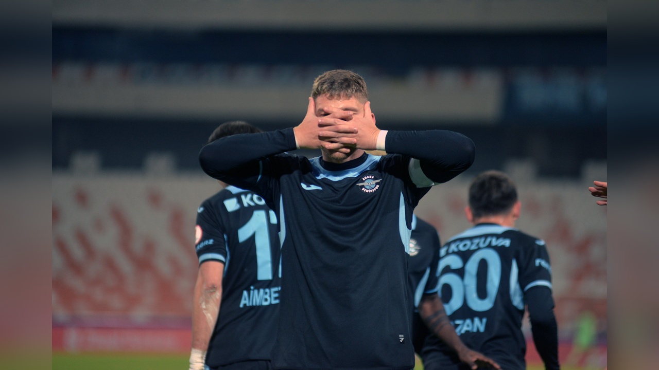 Adana Demirspor, Sebat Gençlik Spor'u eleyerek tura yükseldi