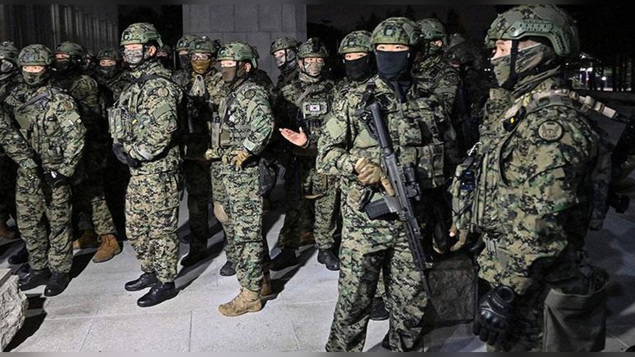 Güney Kore'de sıkıyönetim ilanı ve protestolar