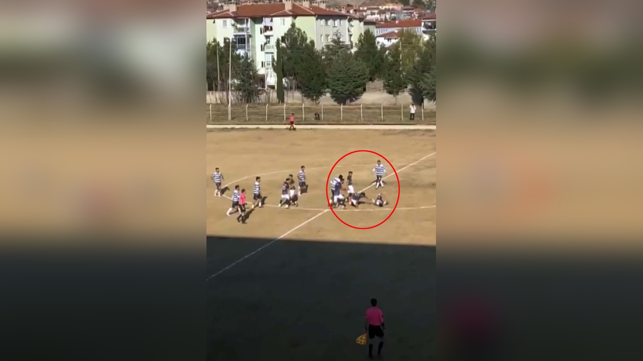 Amatör ligde kargaşa: 14 kırmızı kart