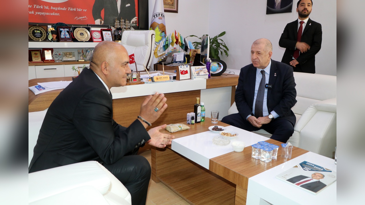 Ümit Özdağ'dan CHP'li belediyeye Bozkurt tepkisi