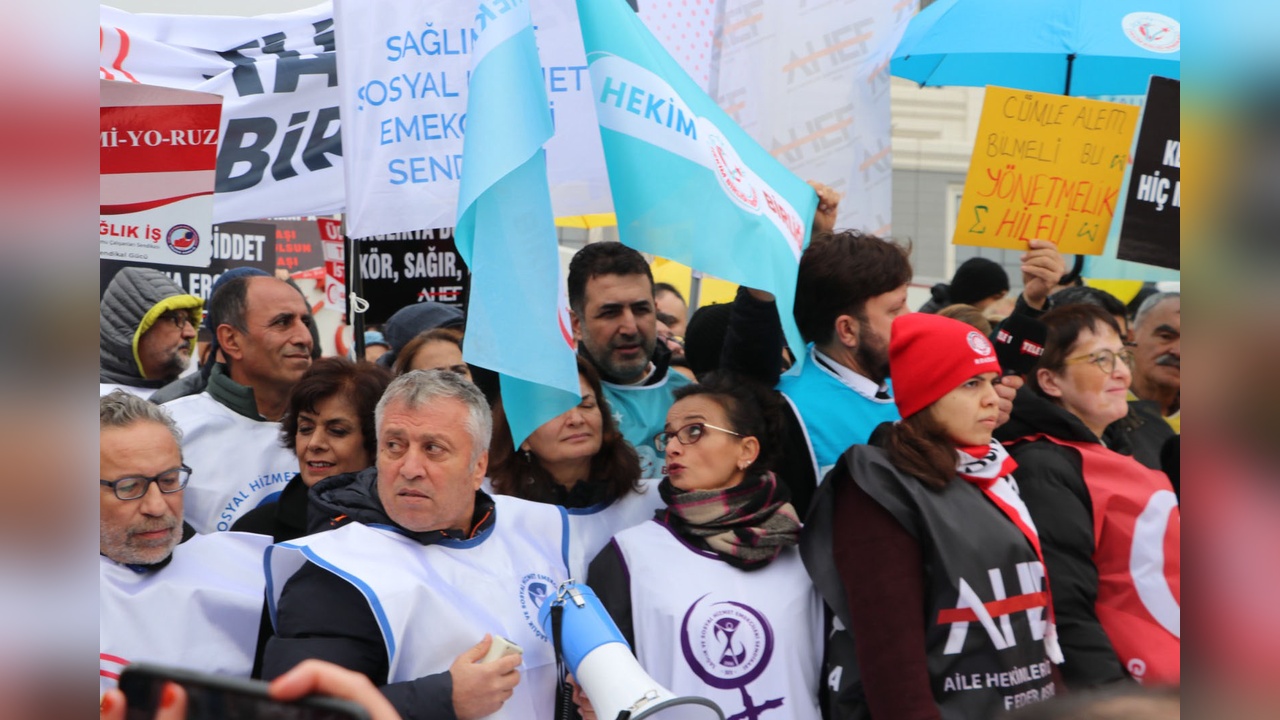 Hekimlerden Sağlık Bakanlığı'na sert mesajlar
