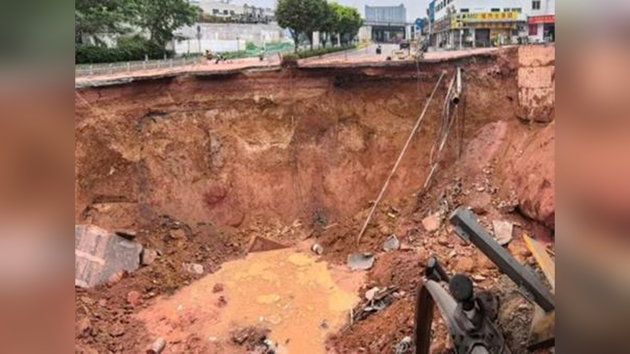 Çin'de inşaat çöktü, 13 işçi mahsur kaldı