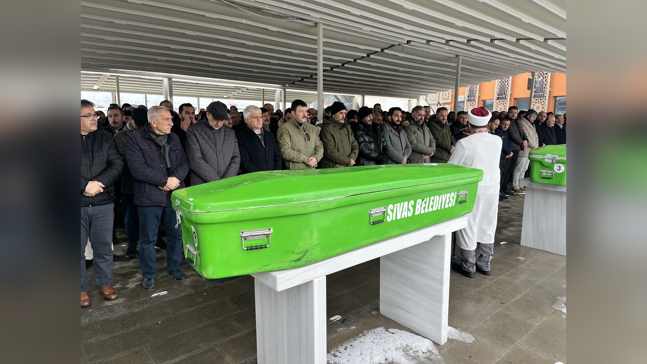 Zehirlenme Sonrası Emekli Öğretmen Hayatını Kaybetti