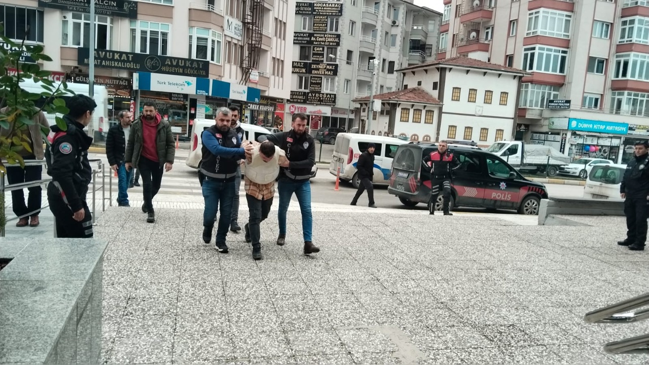 Kavga Sonrası Cinayet: Şüpheli Polise Teslim Oldu