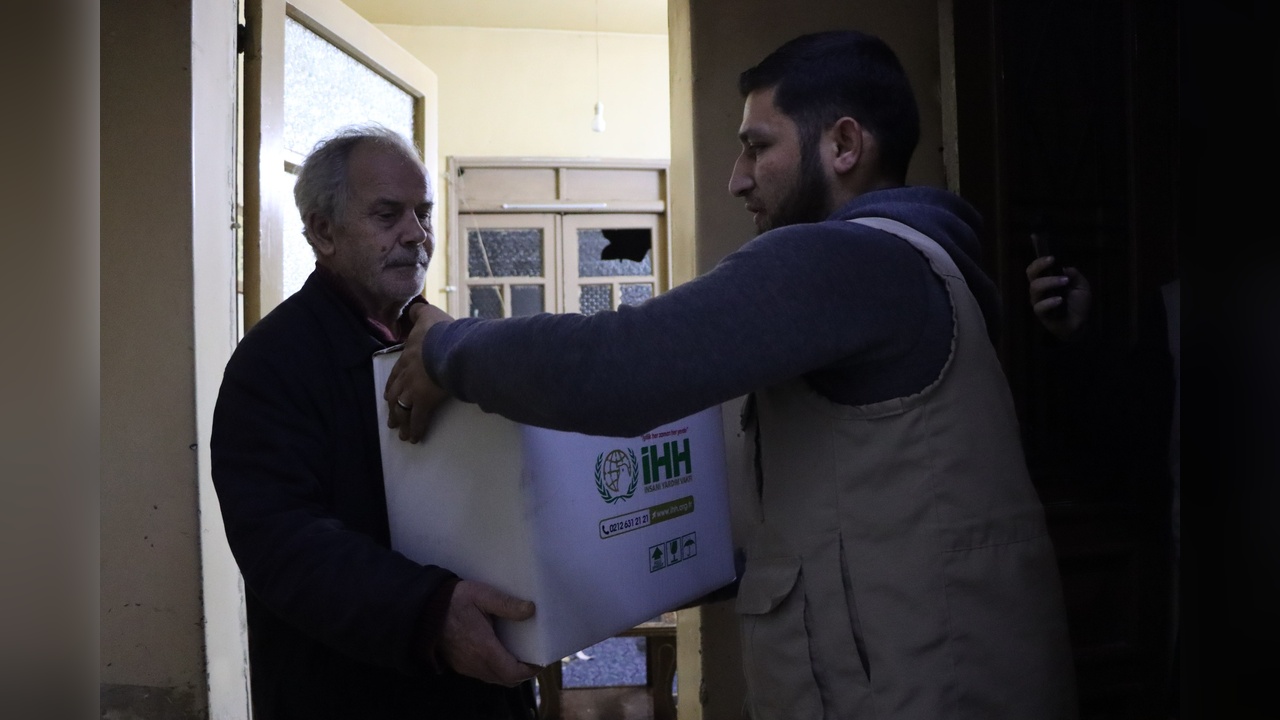 Halep'teki Hristiyan Ailelere Gıda Yardımı