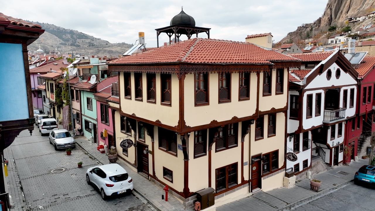 Afyonkarahisar'daki Tarihi Evler Yeniden Hayat Buldu