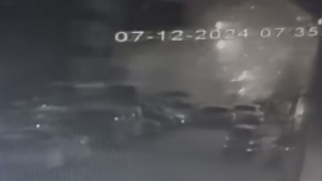 Beylikdüzü'nde Patlama Anı Güvenlik Kameralarına Yansıdı