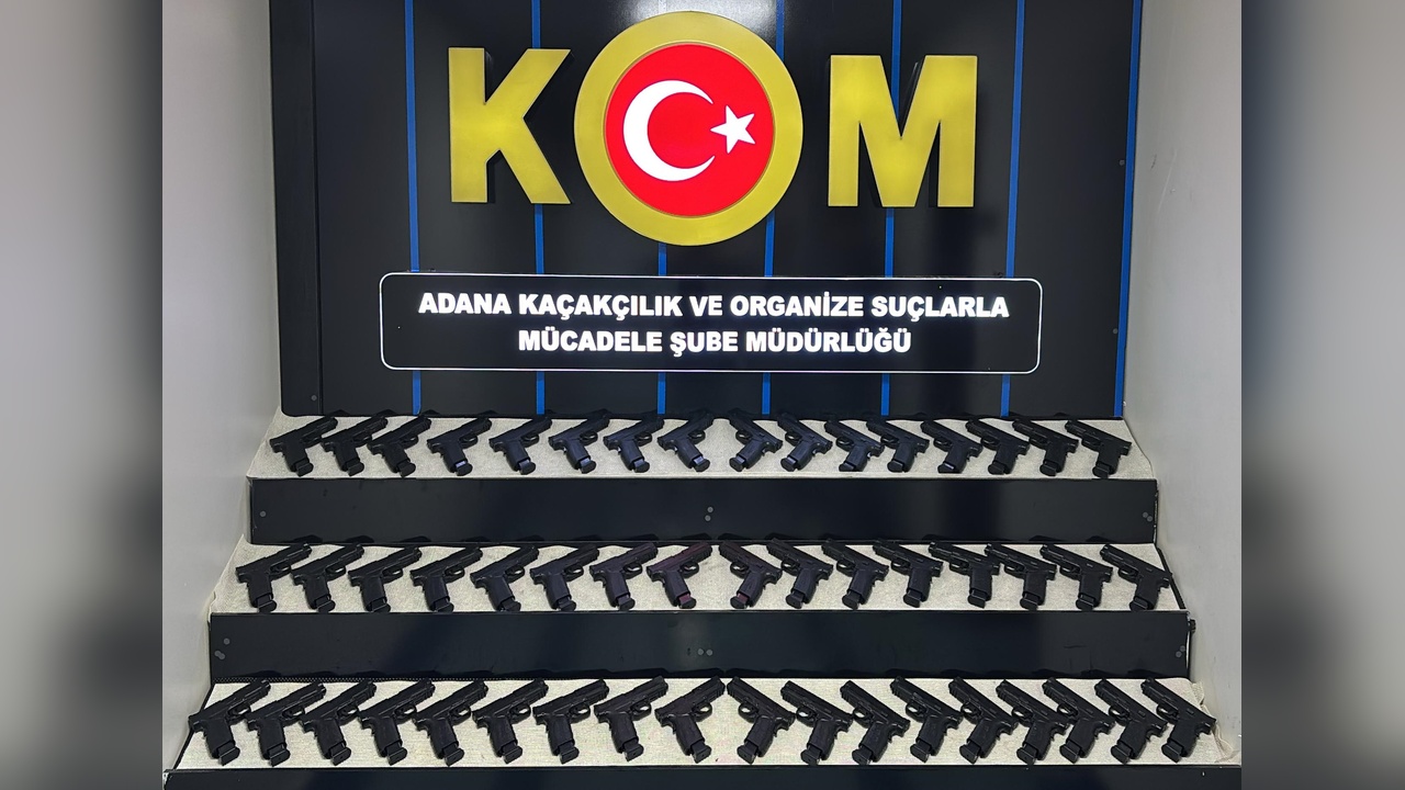 Otomobilde 50 Ruhsatsız Tabanca Bulundu, 1 Kişi Tutuklandı