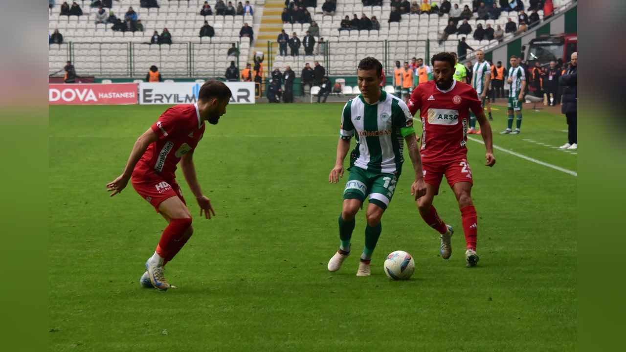 Konyaspor ve Antalyaspor Karşı Karşıya Geldi