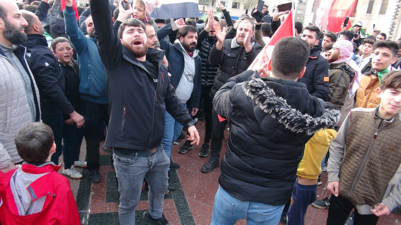 Kilis'te Suriyeli Topluluk Büyük Bir Kutlama Gerçekleştirdi