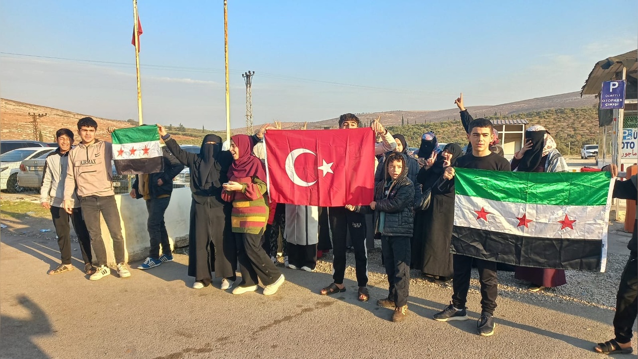 Cilvegözü Gümrük Kapısı'nda Coşkulu Kutlama Gerçekleşti