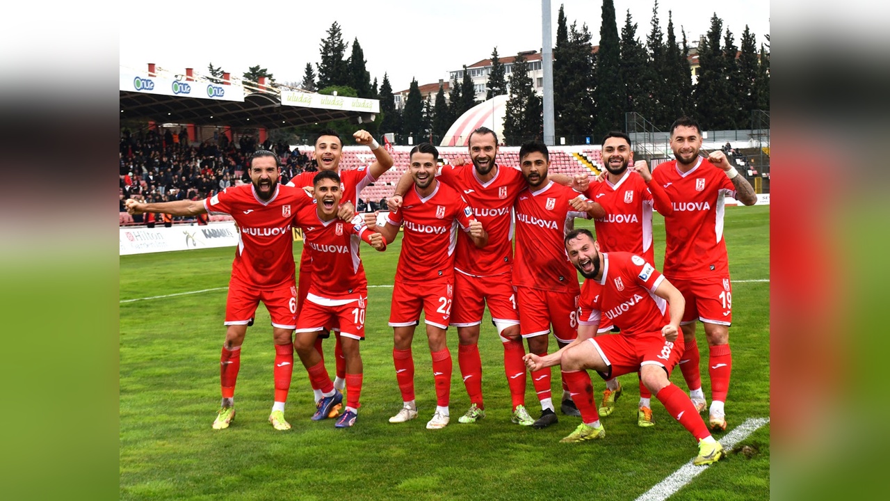 Balıkesirspor, İnegöl Kafkas ile Karşılaştı