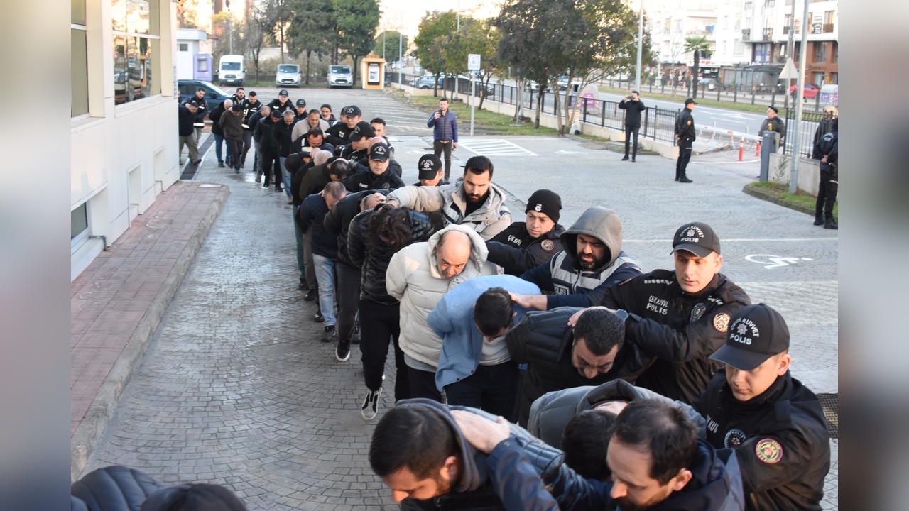 14 İlde Organize Suç Operasyonu: 24 Kişi Tutuklandı