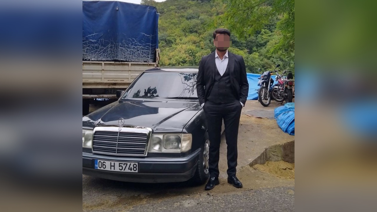 Otomobilin Çarptığı Genç Hayatını Kaybetti