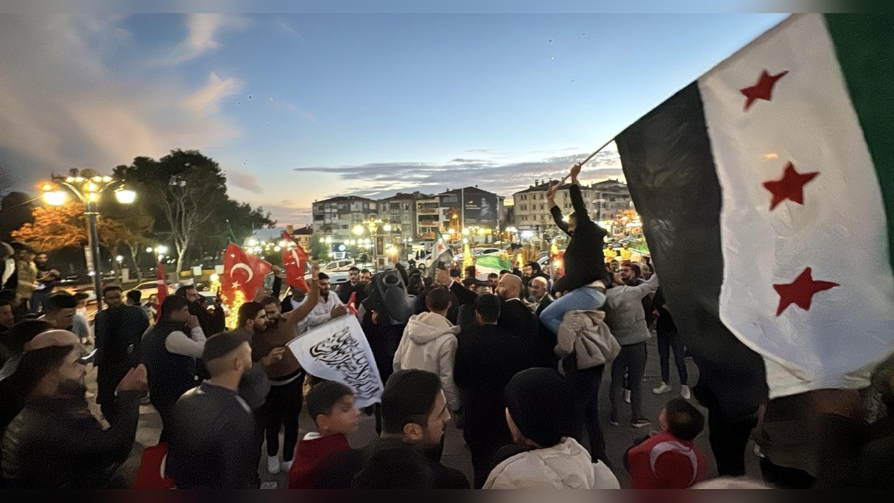 Suriyeli Mülteciler, Geleneksel Tatlılarla Bayramı Kutladı