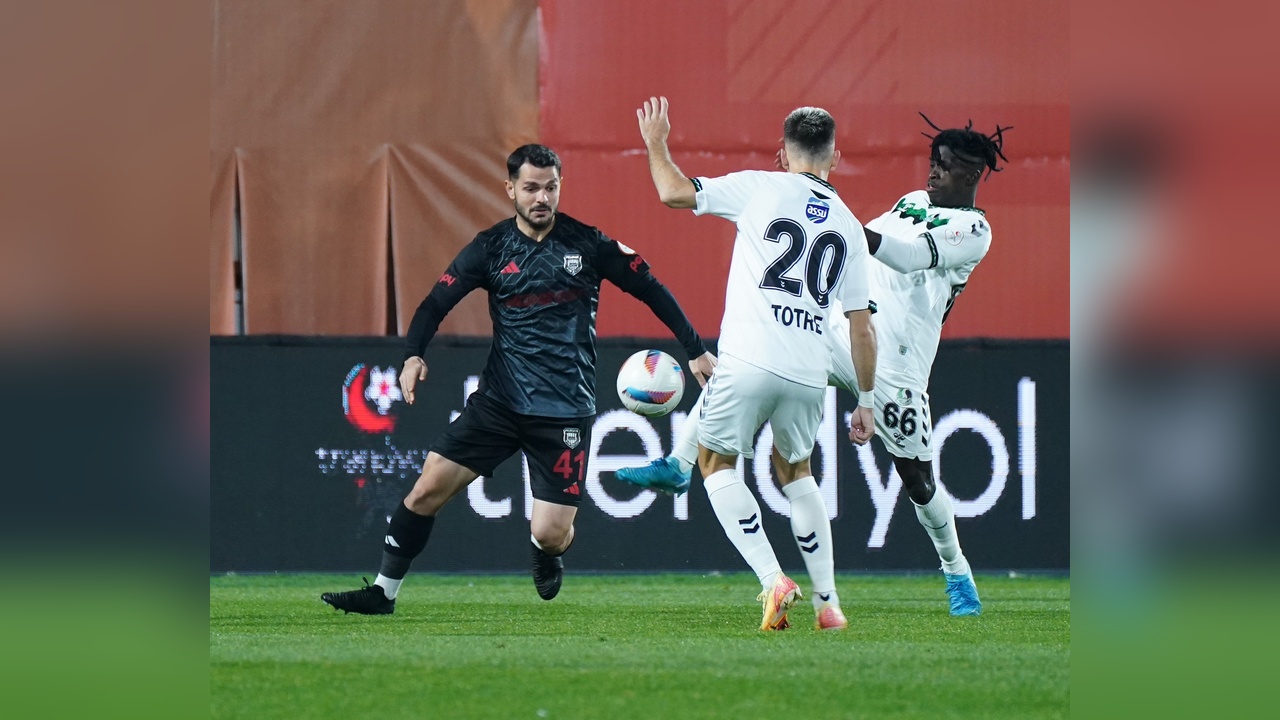 Pendikspor, Sakaryaspor'u 3-0 Mağlup Etti