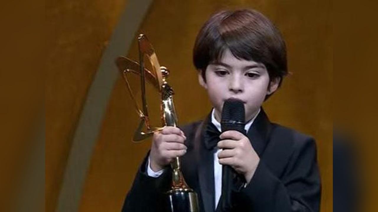 Sarp Kaan Altınçapa, Altın Kelebek Ödülleri'nde Duygusal Bir Mesaj Paylaştı