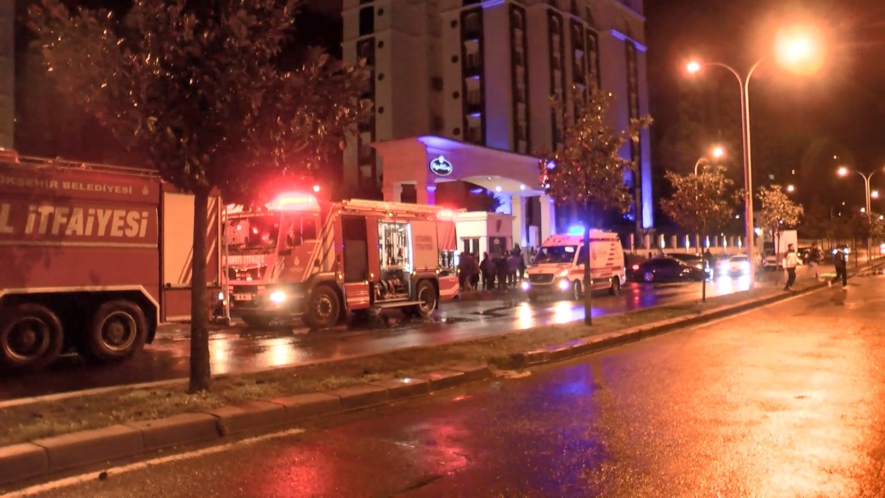 Başakşehir'de Elektrikli Araç Yangını Bina Tahliyesine Neden Oldu