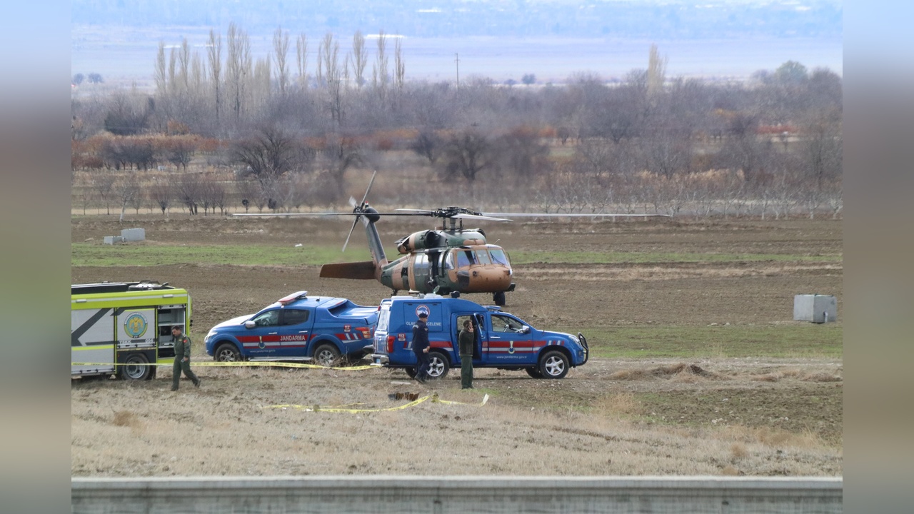 Isparta'da Askeri Helikopter Eğitim Uçuşu Sırasında Düştü, 6 Asker Şehit Oldu