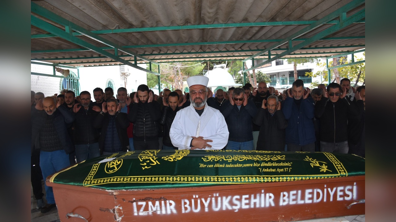 Başından vurulan kadın son yolculuğuna uğurlandı
