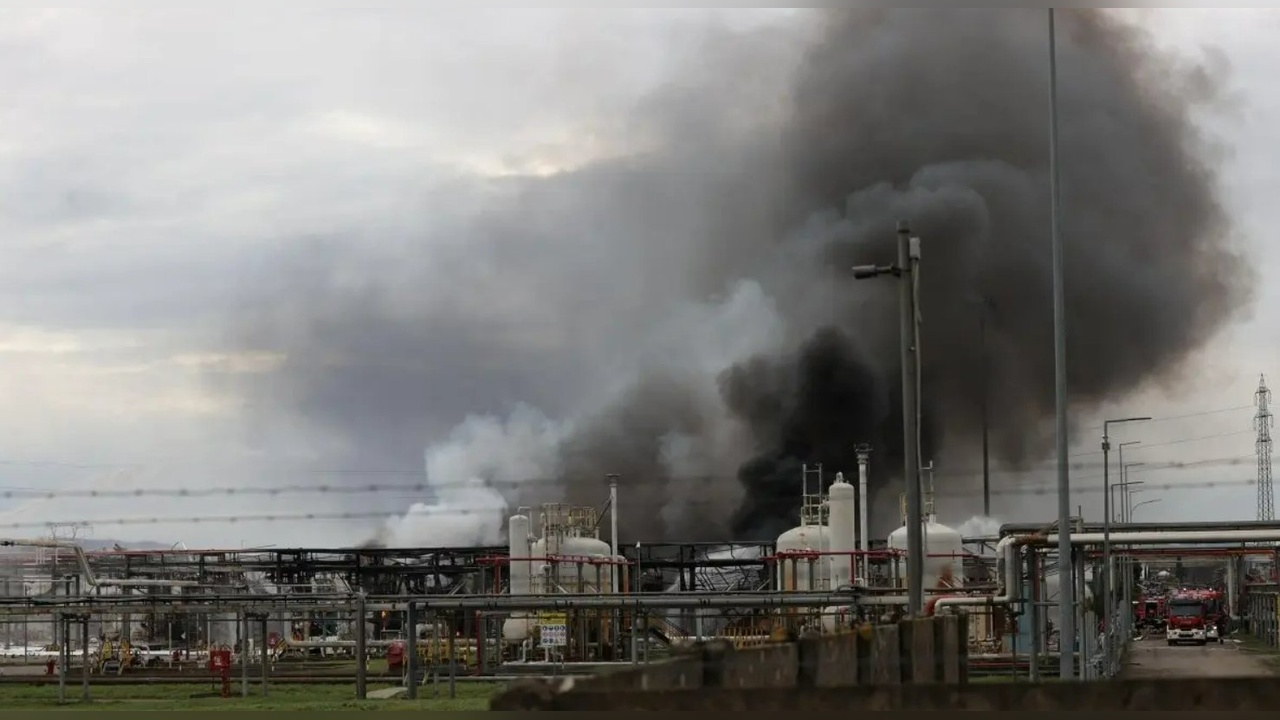 İtalya'daki Petrol Rafinerisinde Meydana Gelen Patlama Can Aldı